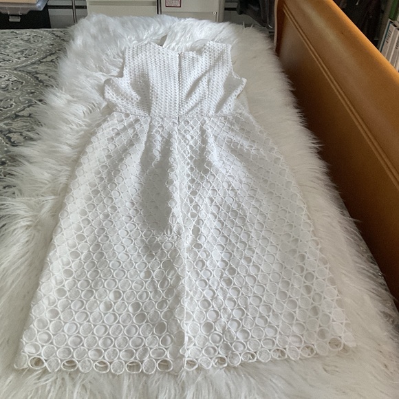 Ann Taylor white embroidered dress - Picture 3 of 3